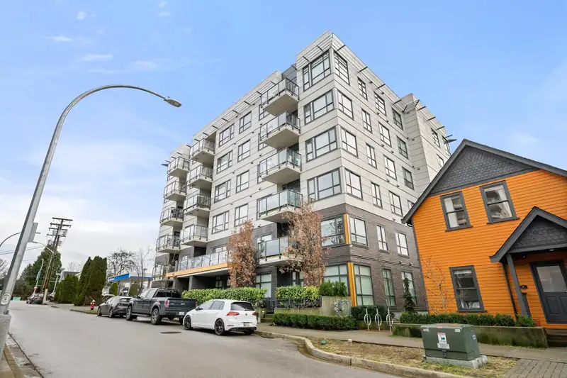 606 610 BRANTFORD STREET - photo 1 of 31