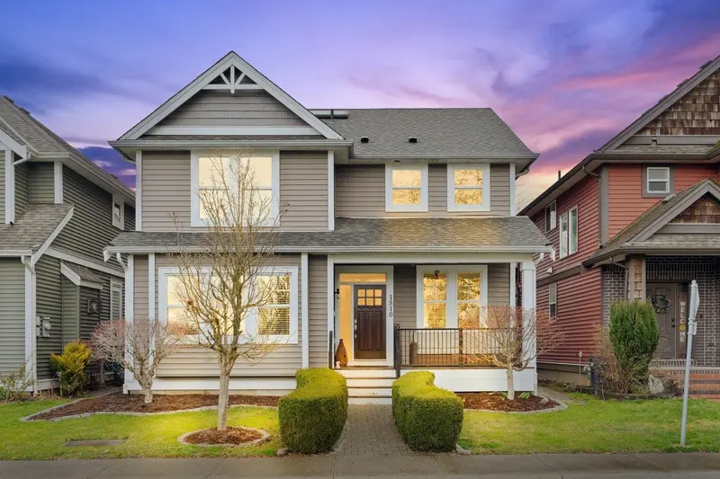 1510 MACKAY CRESCENT - photo 1 of 25