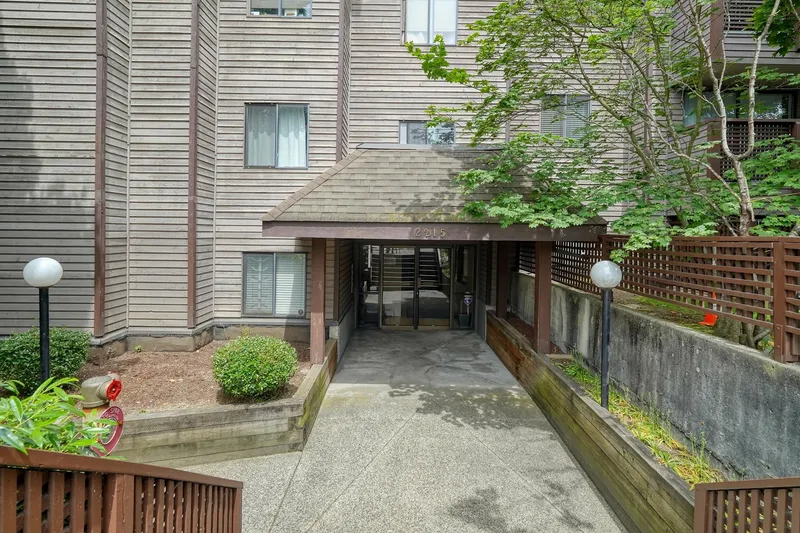 402 2215 DUNDAS STREET - photo 1 of 25