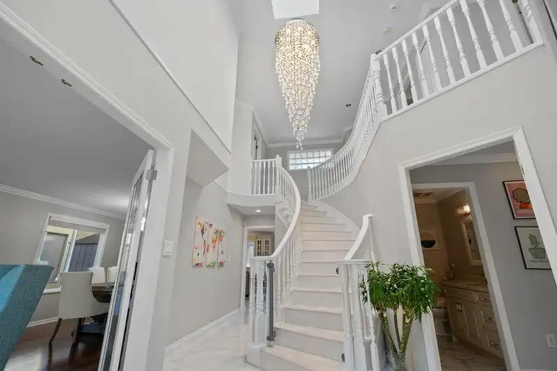 6066 MARTYNIUK PLACE - photo 3 of 29