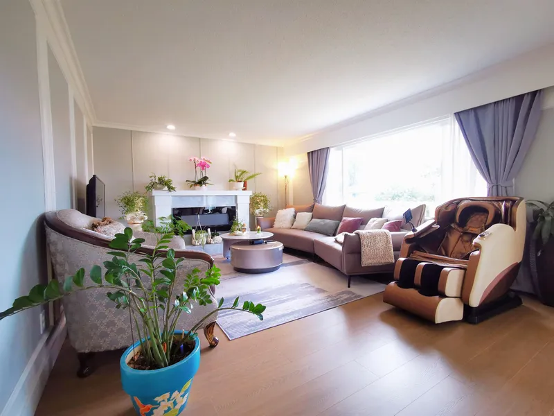 7460 THORMANBY CRESCENT - photo 1 of 23