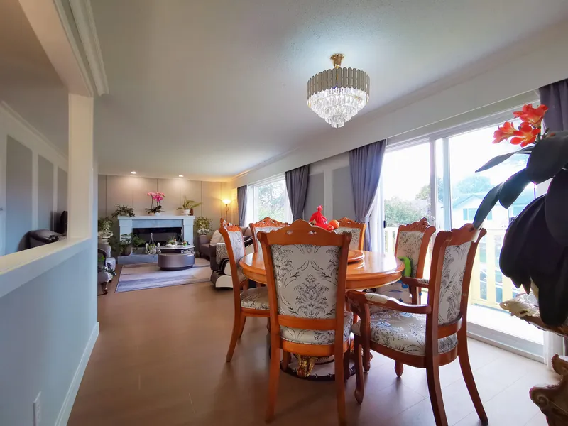 7460 THORMANBY CRESCENT - photo 3 of 23