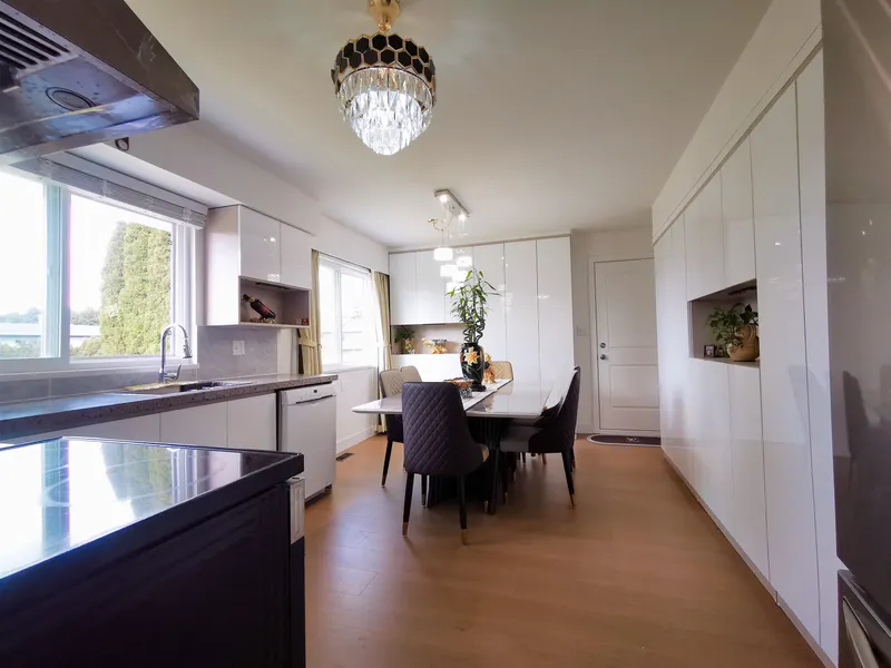 7460 THORMANBY CRESCENT - photo 4 of 23