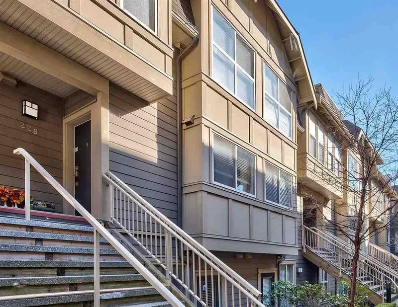 228 2108 ROWLAND STREET - photo 3 of 17