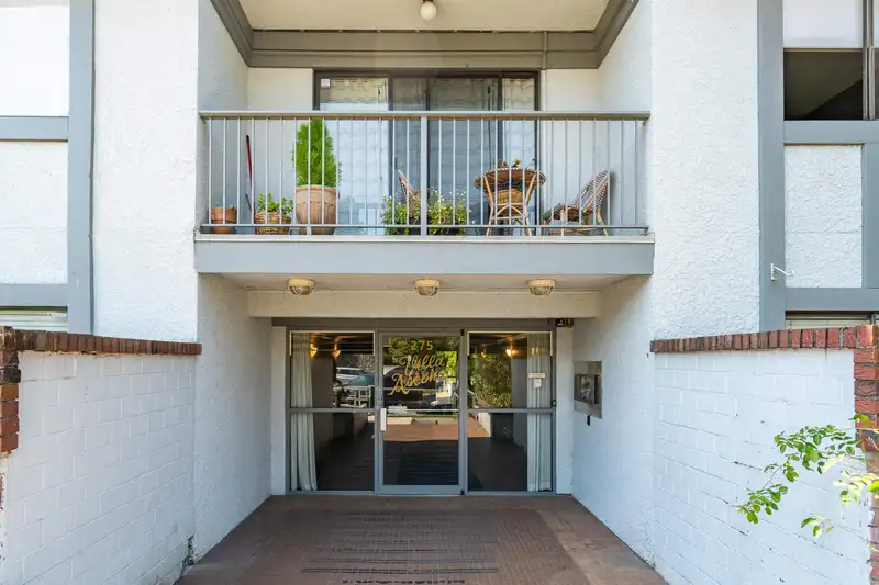 209 275 W 2ND STREET - photo 2 of 22