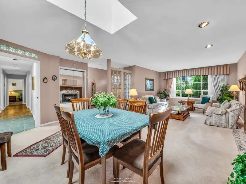 5221 1 AVENUE - photo 2 of 40
