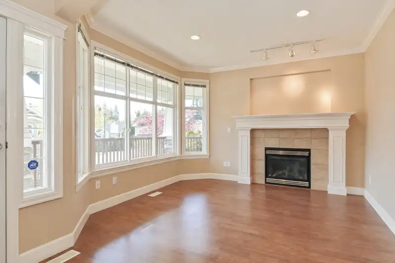 24049 106 AVENUE - photo 4 of 31