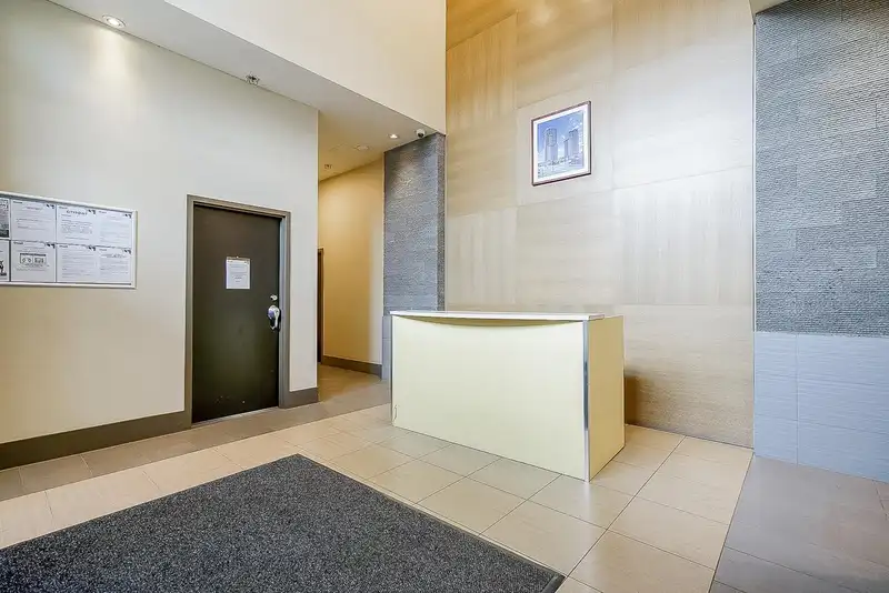 1004 10777 UNIVERSITY DRIVE - photo 4 of 30