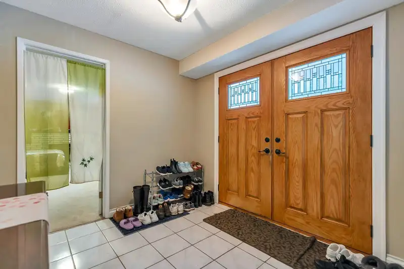 11655 64 AVENUE - photo 3 of 37