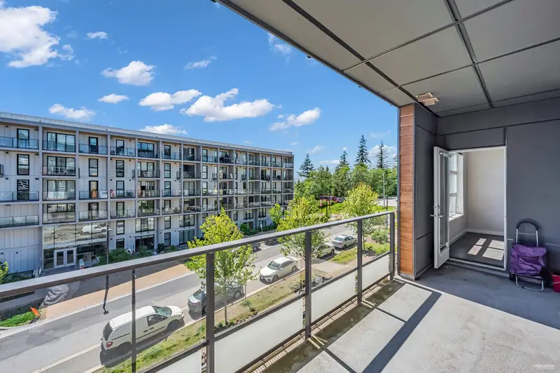 309 9877 UNIVERSITY CRESCENT - photo 3 of 18