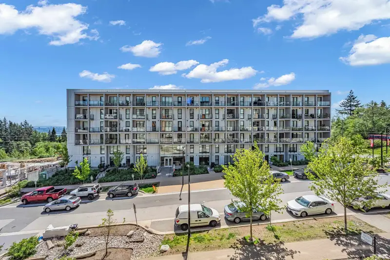 309 9877 UNIVERSITY CRESCENT - photo 4 of 18