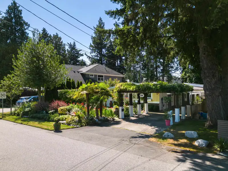 1565 FARRELL CRESCENT - photo 2 of 40