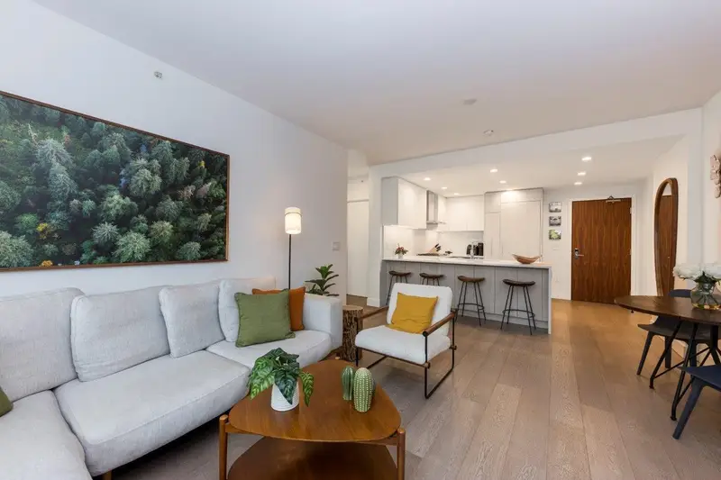 206 177 W 3RD STREET - photo 3 of 25