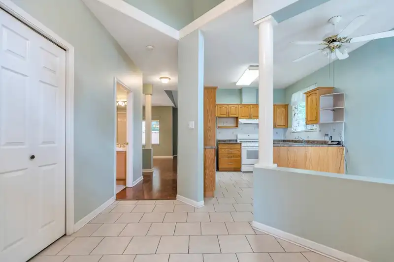 24 16325 82 AVENUE - photo 3 of 32