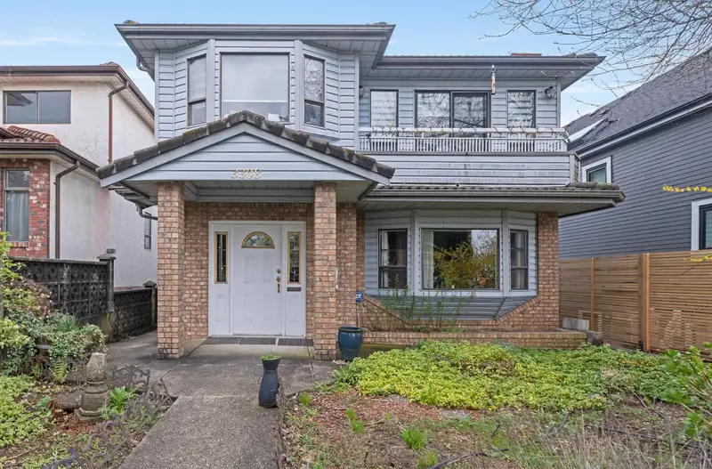 3308 WELLINGTON AVENUE - photo 1 of 28