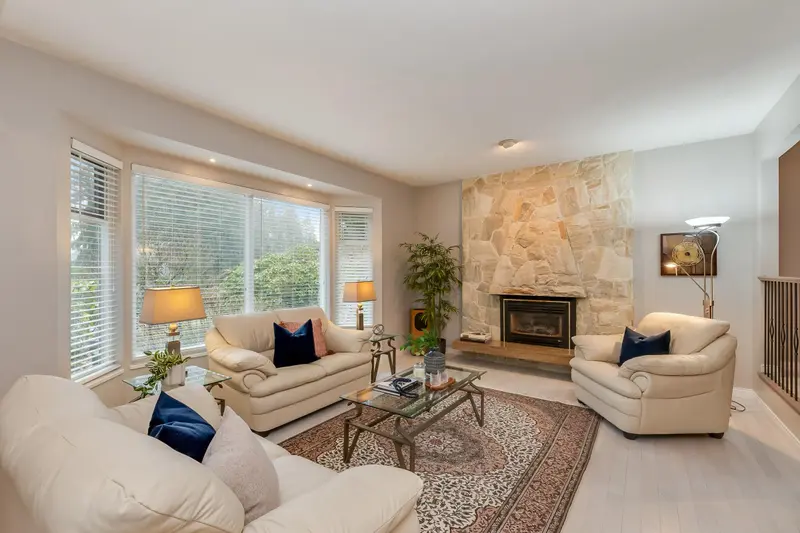 2419 SHAWNA WAY - photo 3 of 25