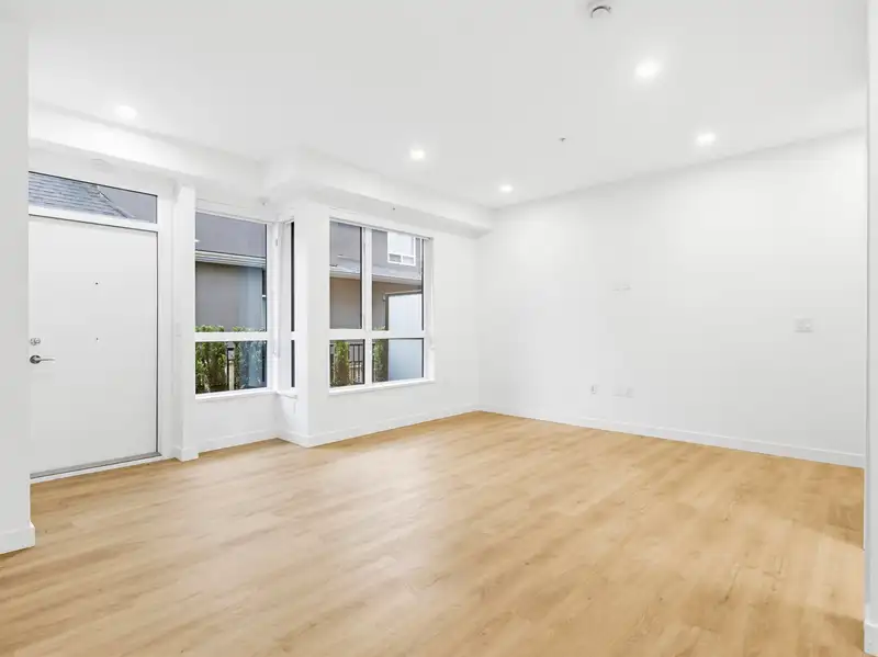 113 390 GUILBY STREET - photo 3 of 22