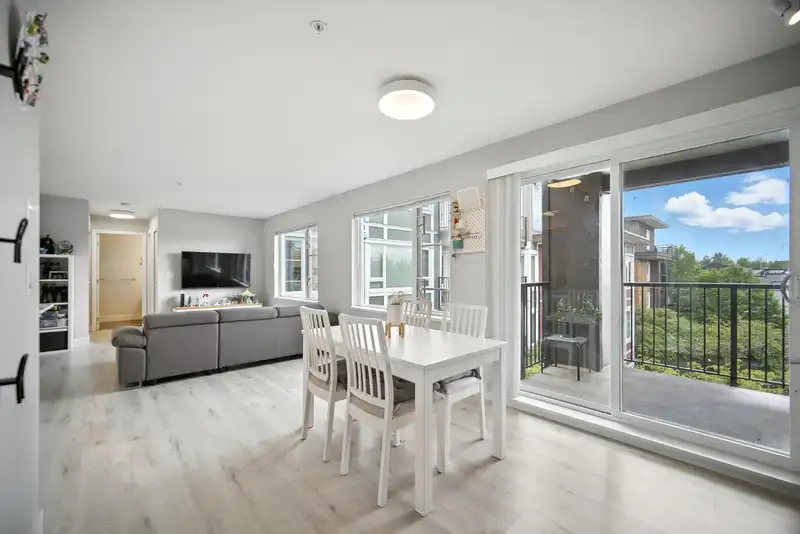 305 13740 75A AVENUE - photo 1 of 23
