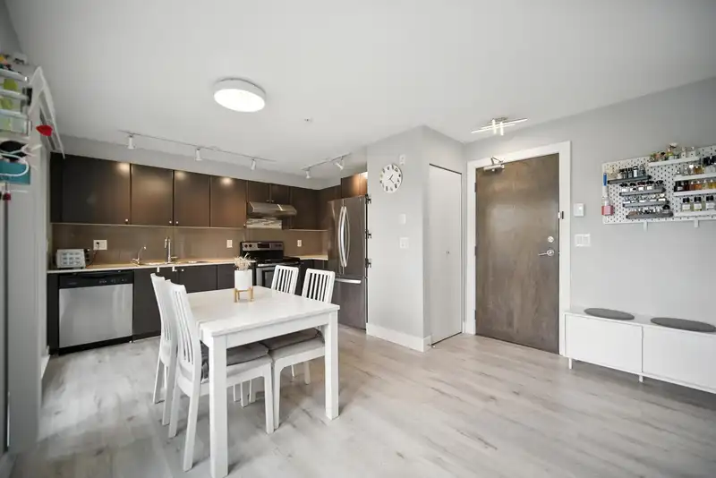 305 13740 75A AVENUE - photo 4 of 23