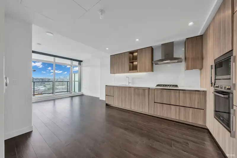 612 4730 LOUGHEED HIGHWAY - photo 2 of 35