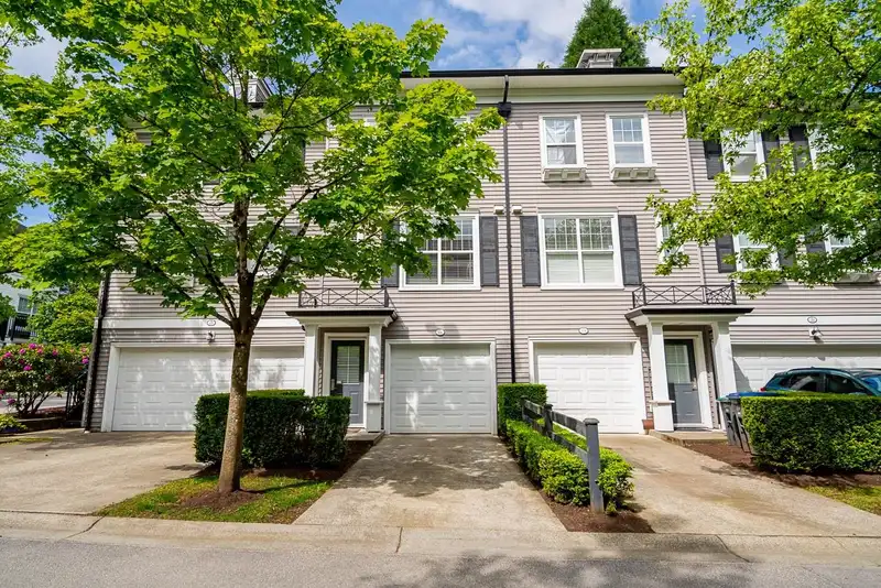 18 15075 60 AVENUE - photo 1 of 34