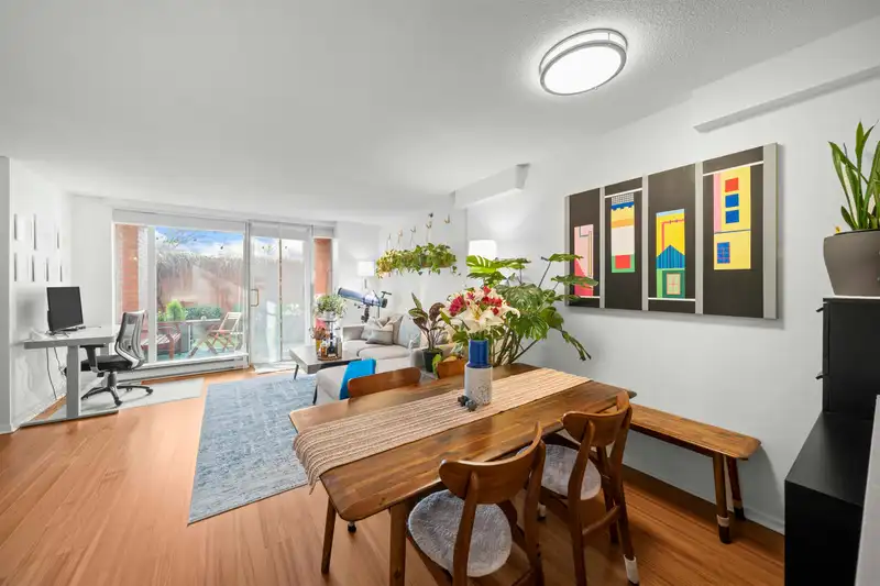 106 503 W 16TH AVENUE - photo 2 of 28