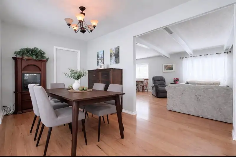 97 2315 198 STREET - photo 3 of 31