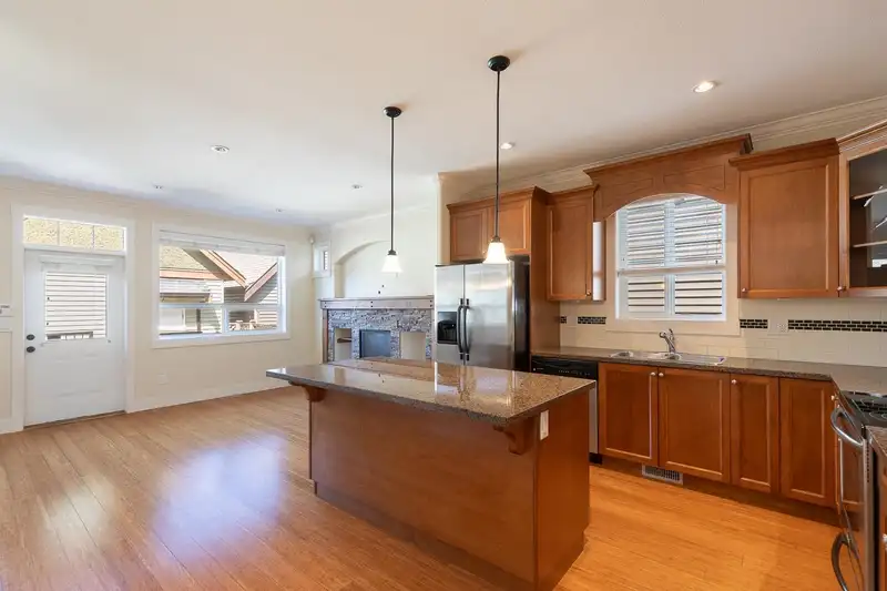 7273 192A STREET - photo 3 of 39