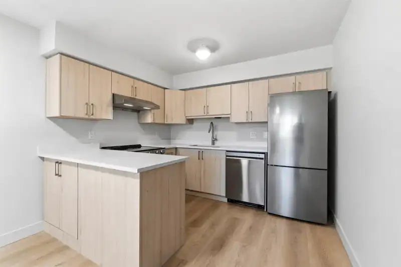305 2928 COMMERCIAL DRIVE - photo 1 of 32
