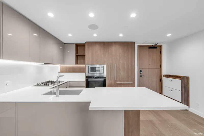 313 6811 PEARSON WAY - photo 2 of 25