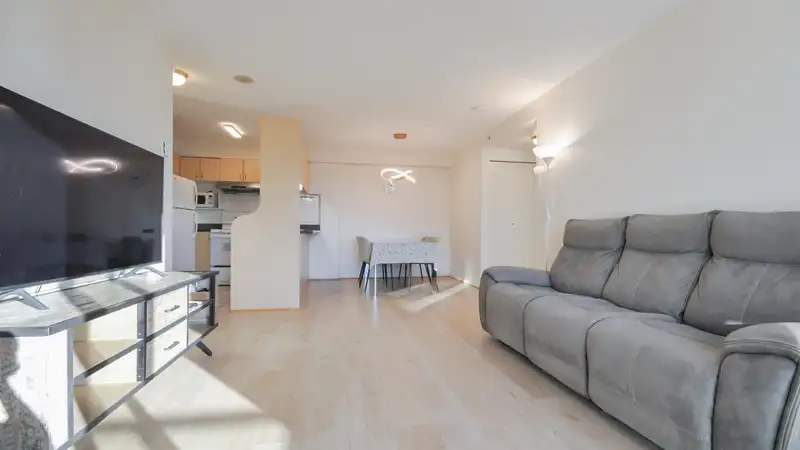 1110 6611 COONEY ROAD - photo 4 of 32