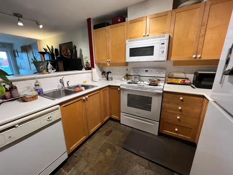 1950 E KENT AVENUE SOUTH - photo 4 of 14