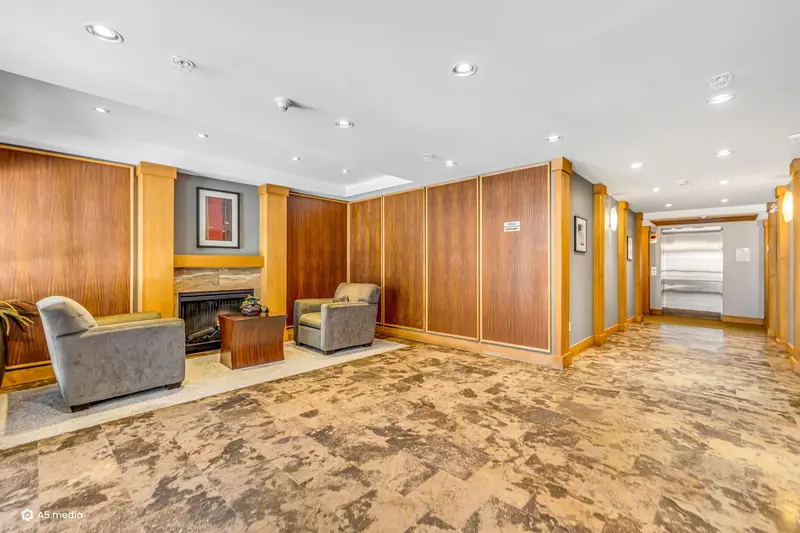 401 2951 SILVER SPRINGS BOULEVARD - photo 2 of 25