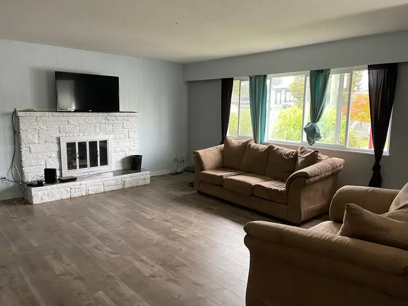 11358 82ND AVENUE - photo 3 of 16