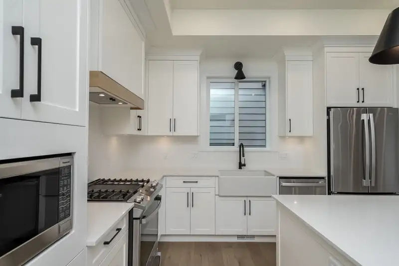 19641 76A AVENUE - photo 2 of 14
