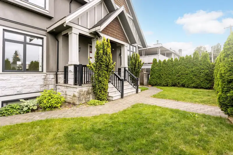 8016 16TH AVENUE - photo 3 of 40