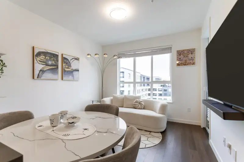 504 15738 85 AVENUE - photo 2 of 21