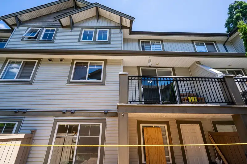 7 14453 72 AVENUE - photo 3 of 39