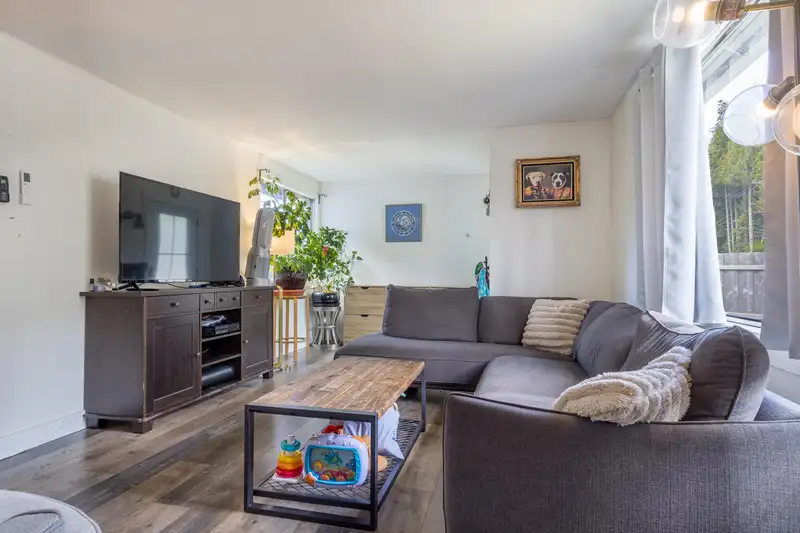1010 JOE ROAD - photo 3 of 35