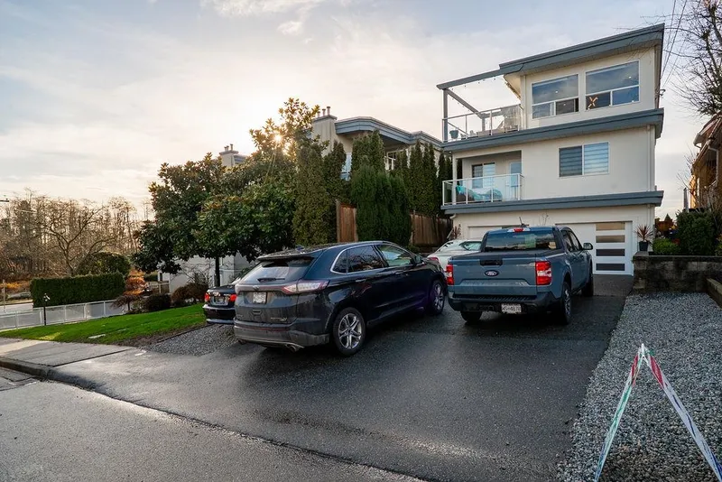 829 STEVENS STREET - photo 2 of 25