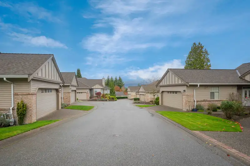 113 2533 152 STREET - photo 1 of 33