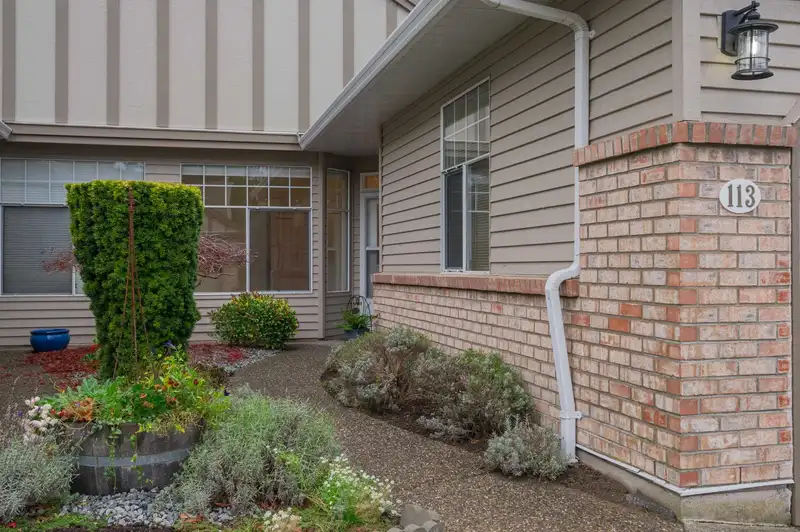 113 2533 152 STREET - photo 3 of 33