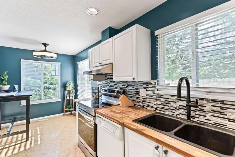 17 21801 DEWDNEY TRUNK ROAD - photo 4 of 37