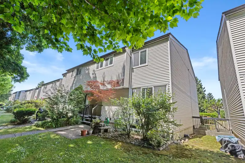 122 3461 EAST 49TH AVENUE - photo 1 of 39