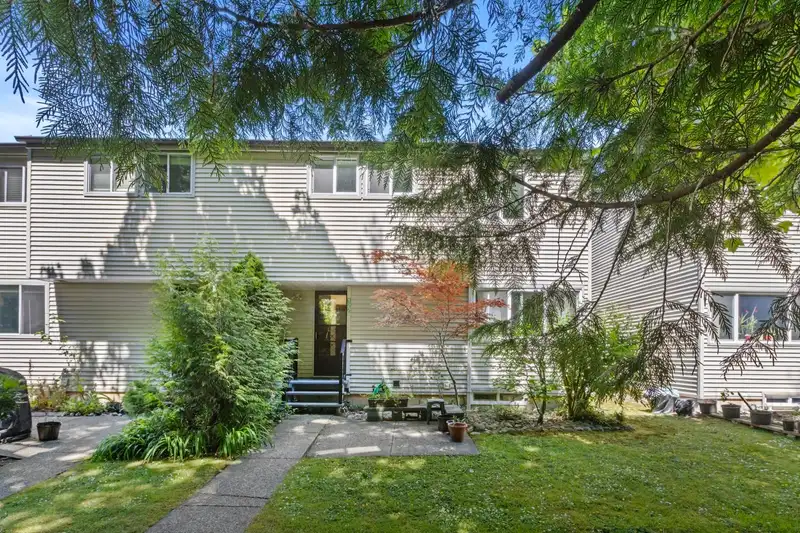122 3461 EAST 49TH AVENUE - photo 2 of 39