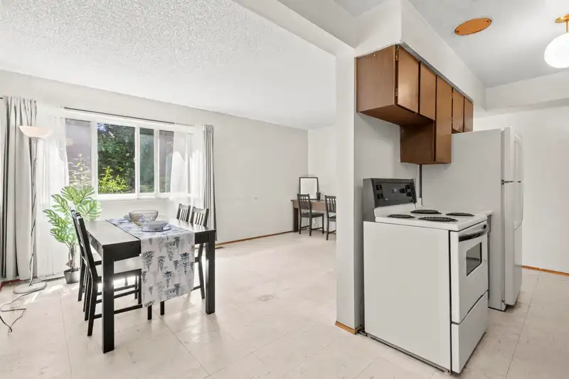 122 3461 EAST 49TH AVENUE - photo 3 of 39