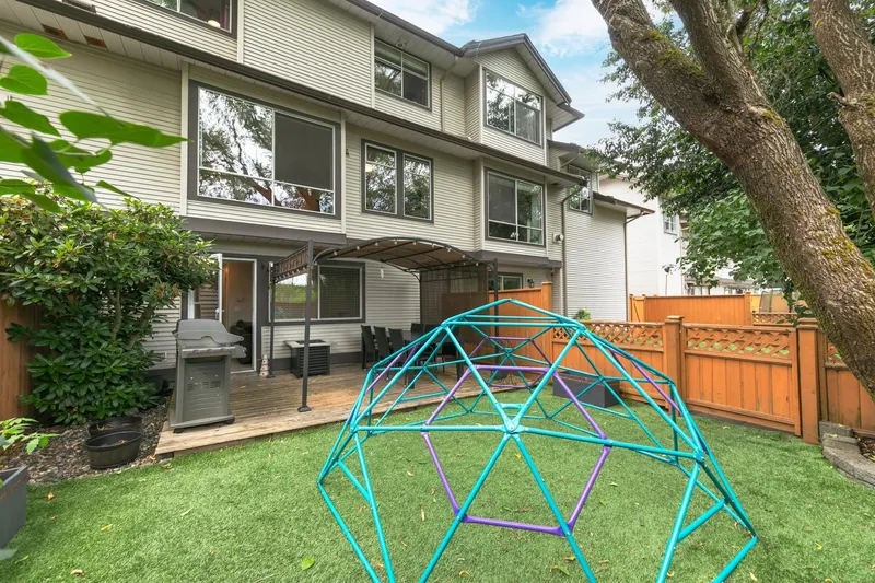 61 2450 LOBB AVENUE - photo 2 of 25