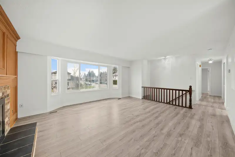 23095 117 AVENUE - photo 3 of 27