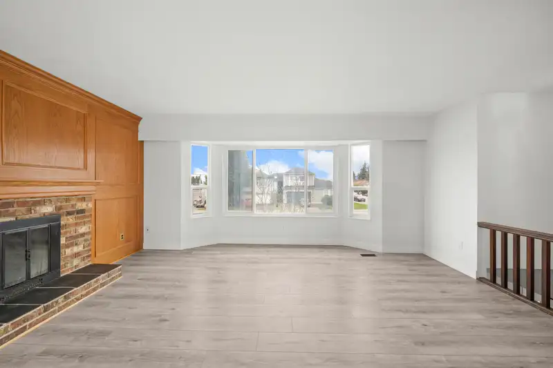 23095 117 AVENUE - photo 4 of 27