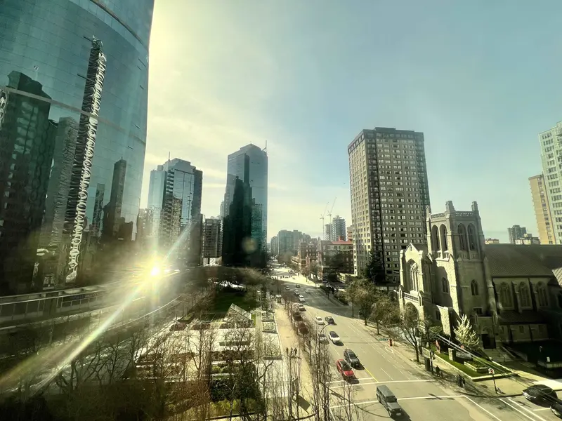 607 989 NELSON STREET - photo 4 of 6